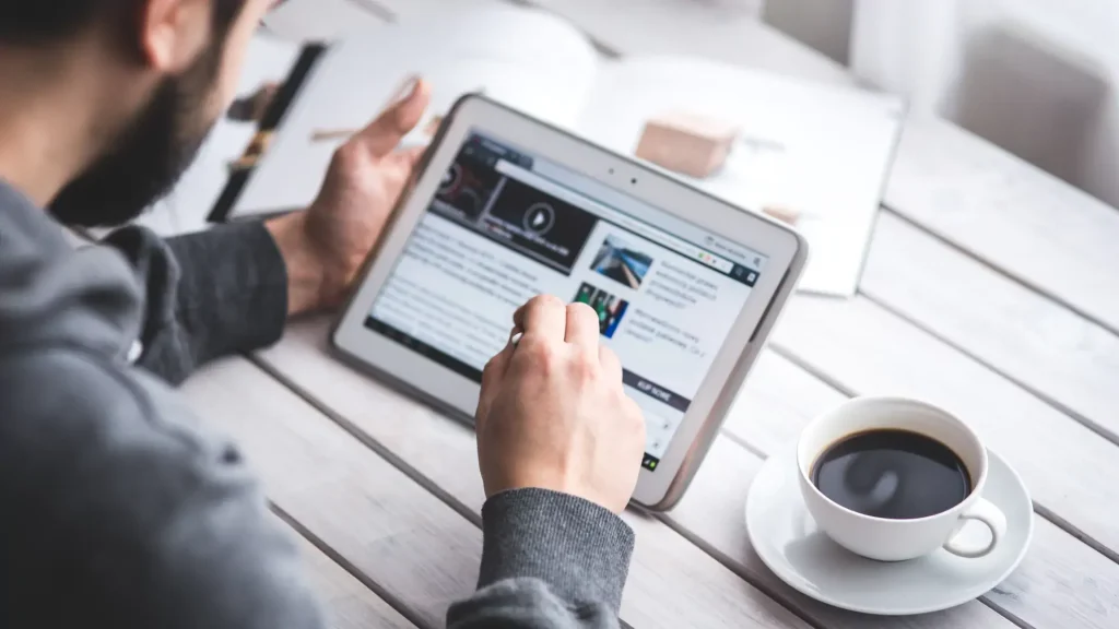 News Picking personalized news aggregator app with custom channels by ViitorCloud