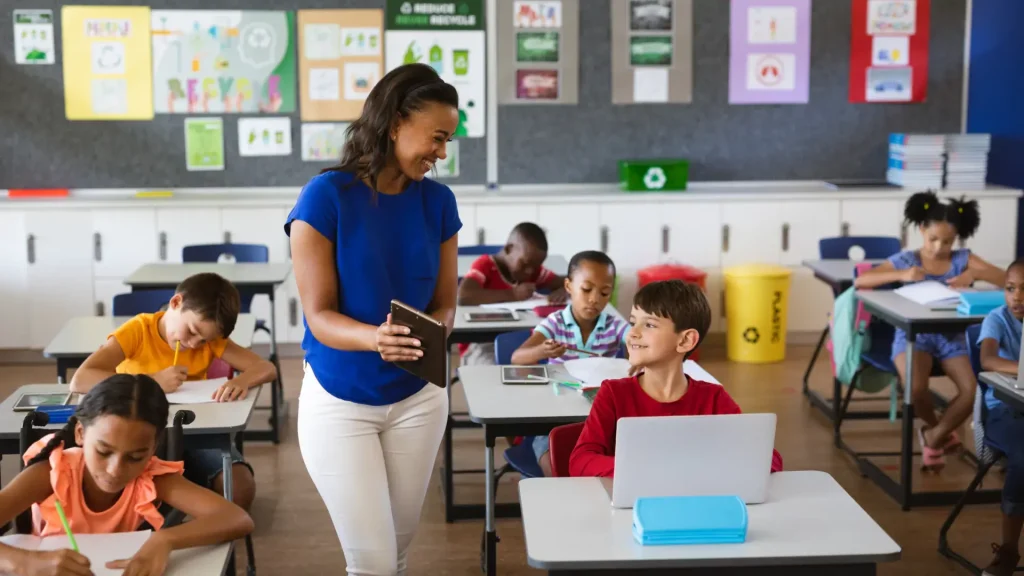 Smart School management system with attendance, results and Android app connecting parents and teachers, by ViitorCloud